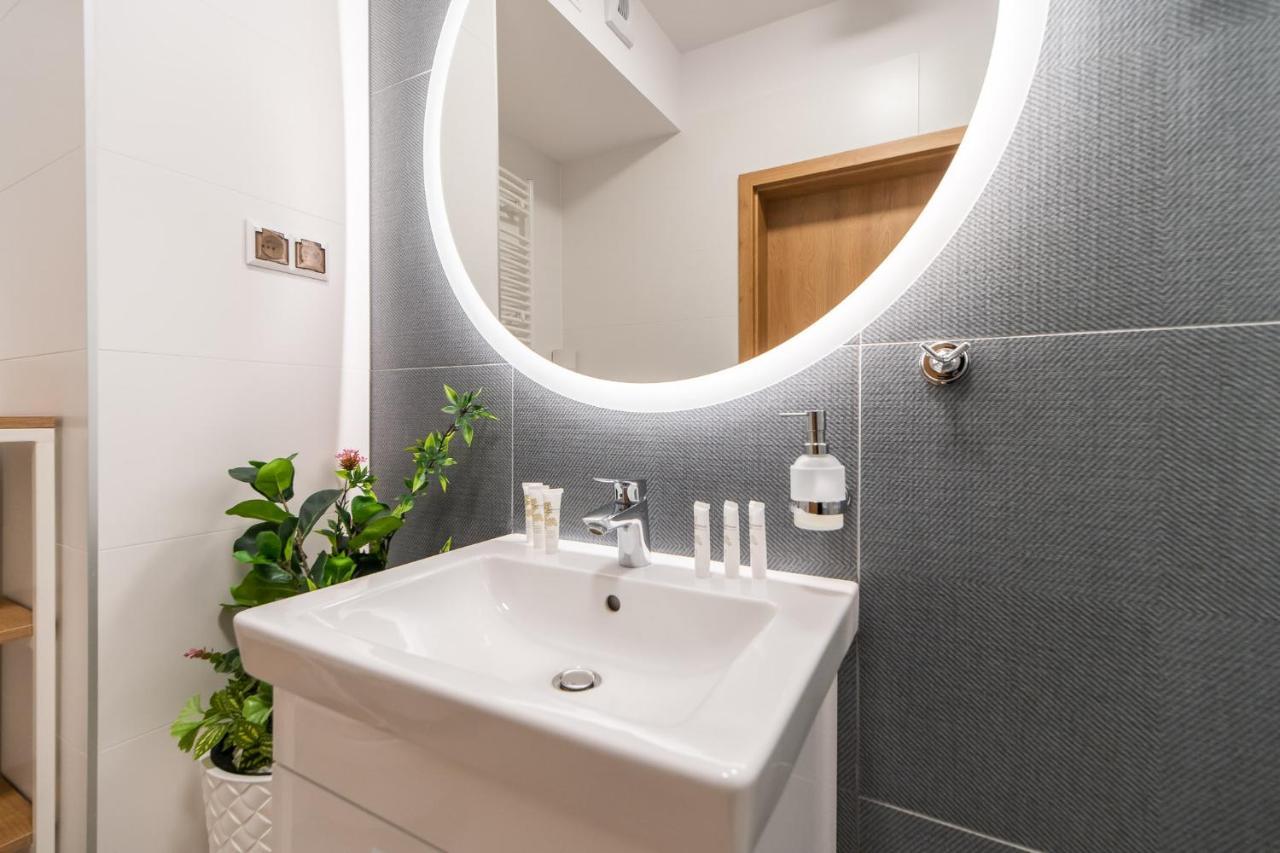 Aquamarina Prima 12 By Renters Apartment เมียนซิดดรอแย ภายนอก รูปภาพ